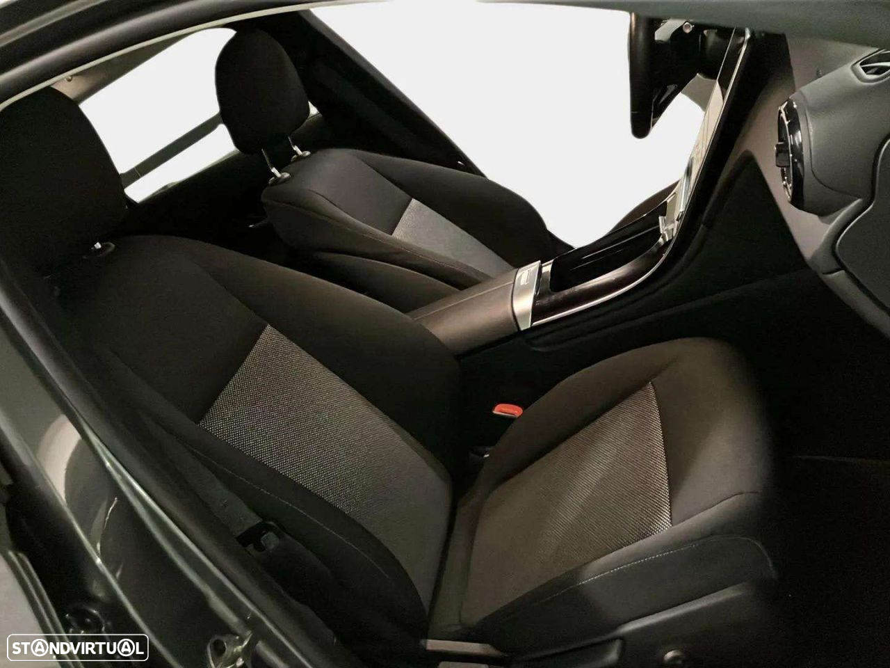 Mercedes-Benz C 200 d Avantgarde - 13