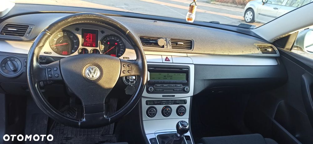 Volkswagen Passat 1.8 TSI Comfortline - 9