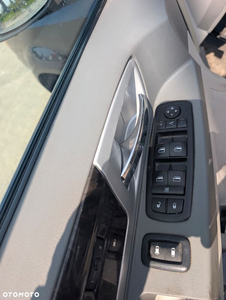 Chrysler Grand Voyager 2.8 CRD Touring - 16