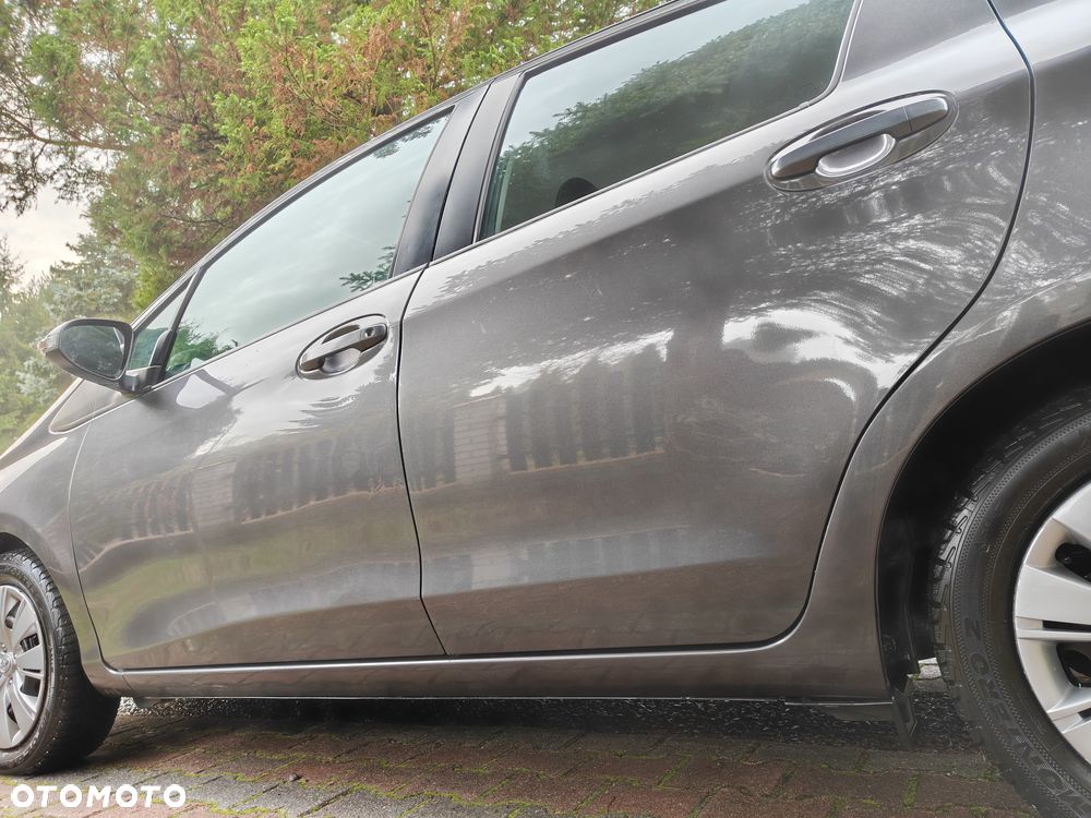 Toyota Yaris - 11