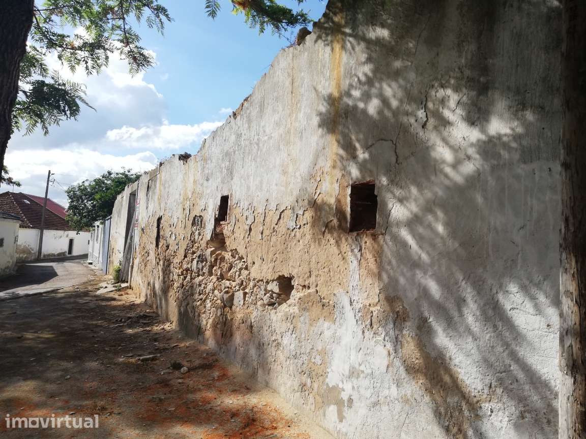 Terreno urbano murado no centro da Vila da  Marmeleira - Grande imagem: 3/9