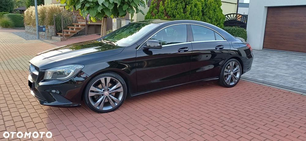 Mercedes-Benz CLA 180 UrbanStyle Edition - 3