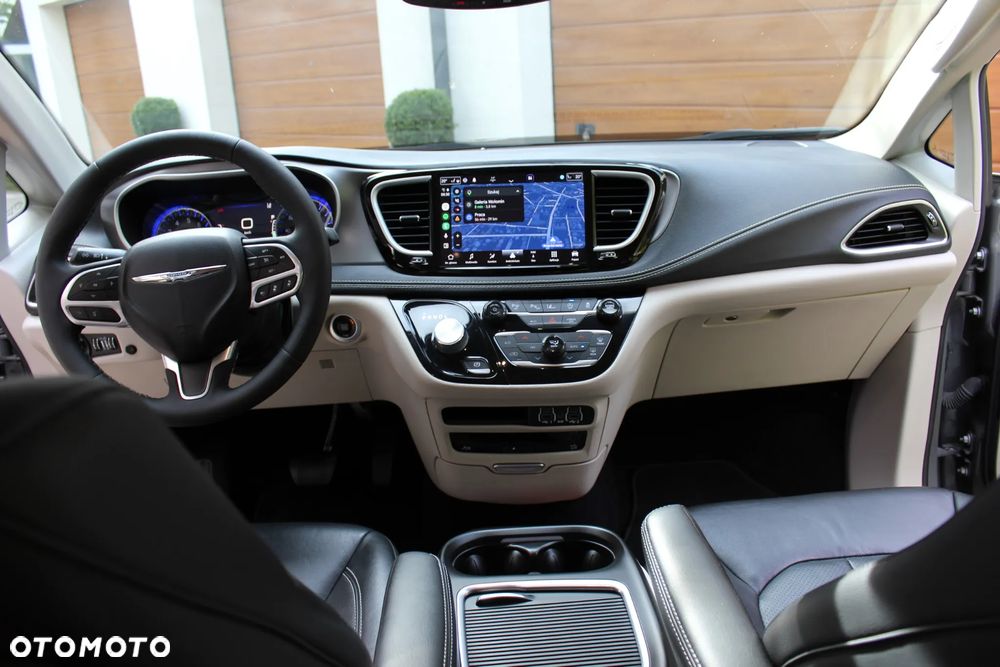 Chrysler Pacifica - 13
