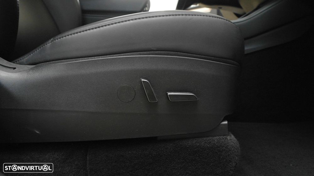 Tesla Model Y Long Range Tração Integral - 27