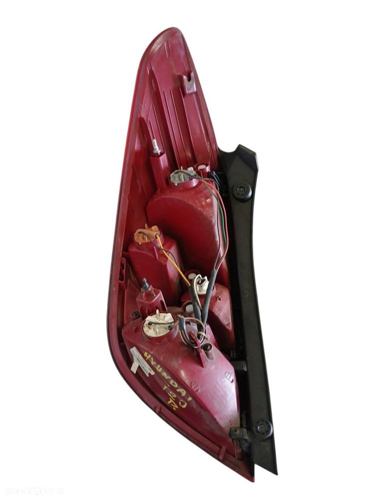 LAMPA PRAWA TYLNA TYŁ HYUNDAI i20 I LAMPA PRAWA TYLNA TYŁ i20 I - 2