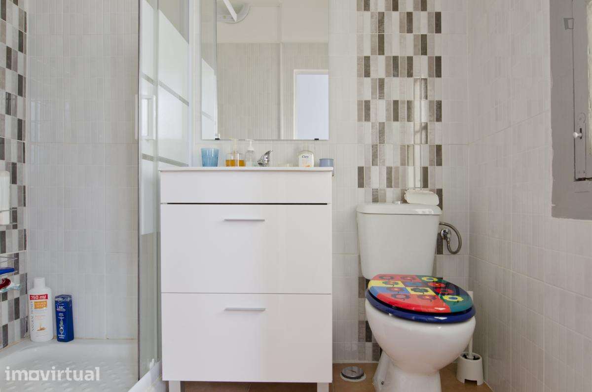 Quarto - localizado em Alcântara Lisbon - Grande imagem: 5/18