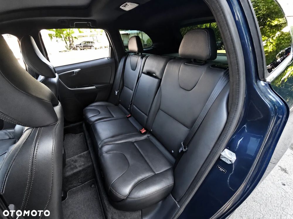 Volvo XC 60 T5 Geartronic Momentum - 11