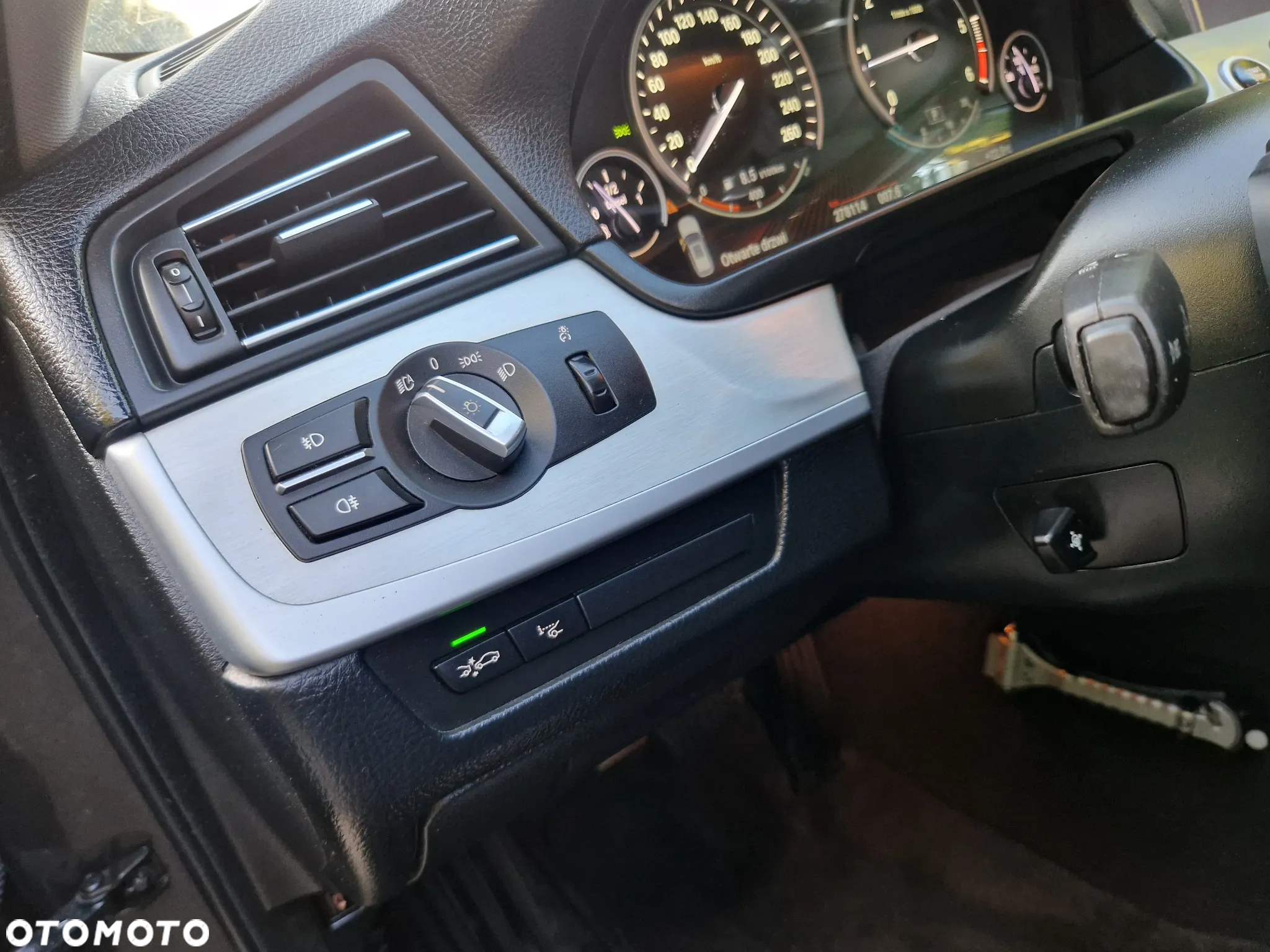 BMW Seria 5 525d xDrive - 23