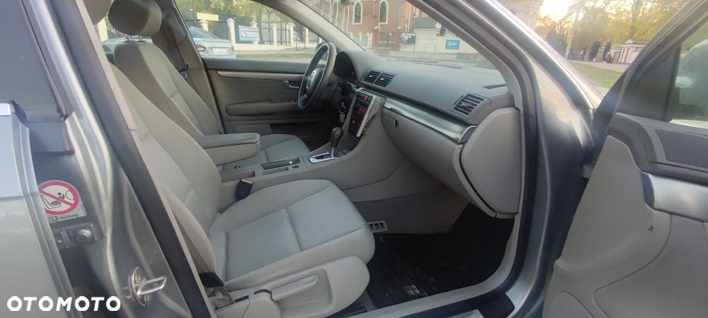 Audi A4 Limousine - 20