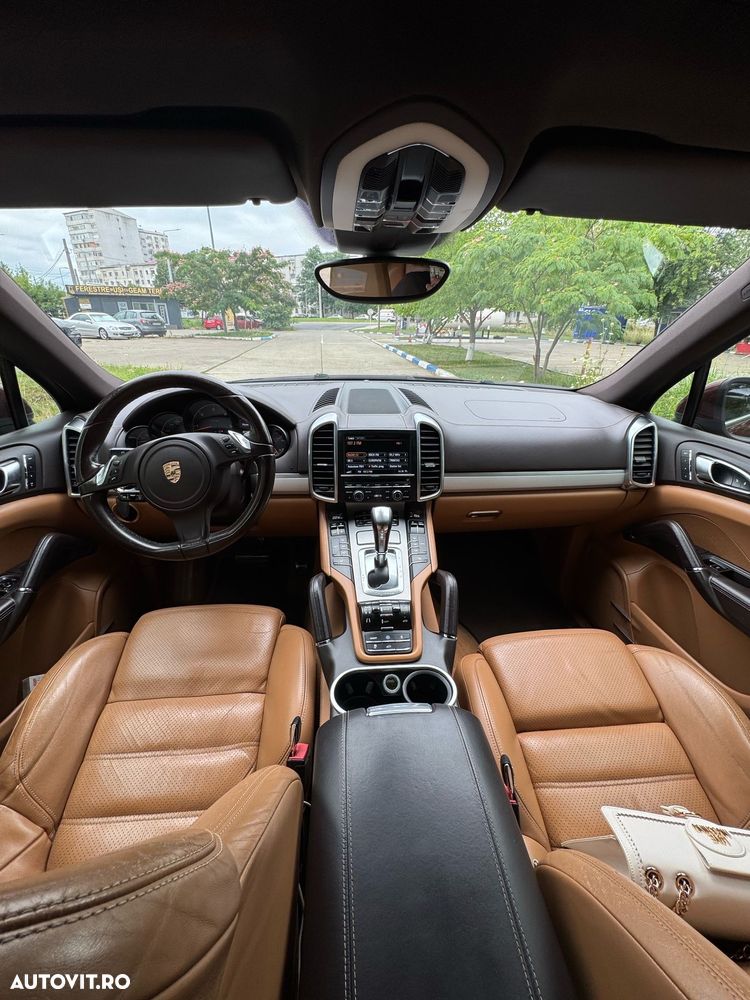 Porsche Cayenne - 6