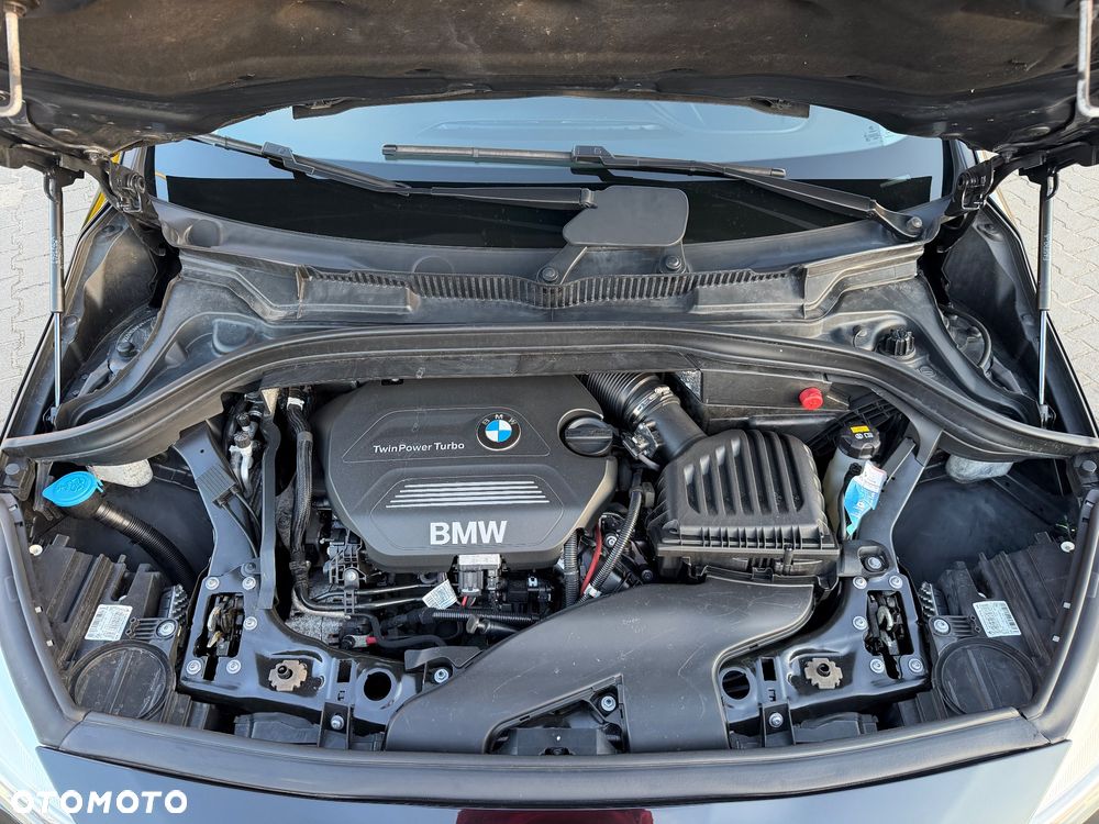 BMW Seria 2 218d - 8
