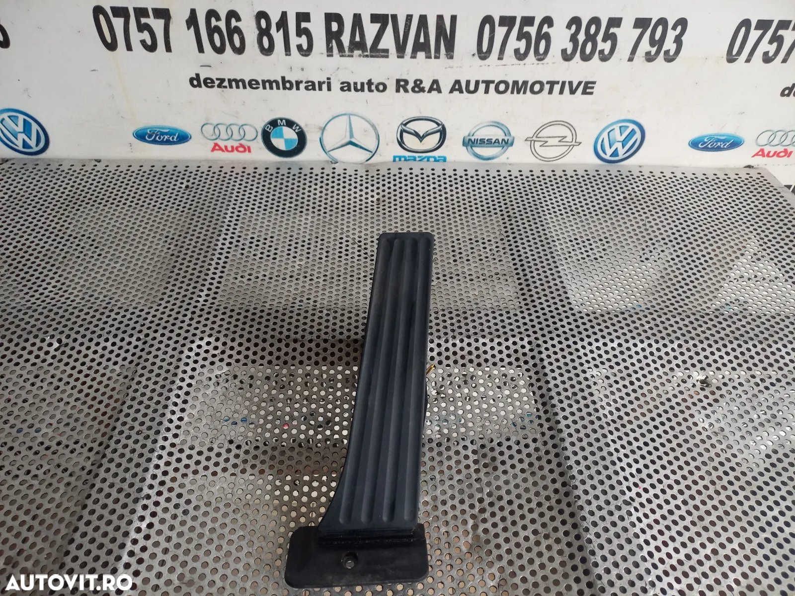 Pedala Acceleratie Bmw F10 F11 F01 F02 F03 F04 X5 X6 Volan Stanga Cod  Dezmembrez Bmw Seria 7 F01 F - 4
