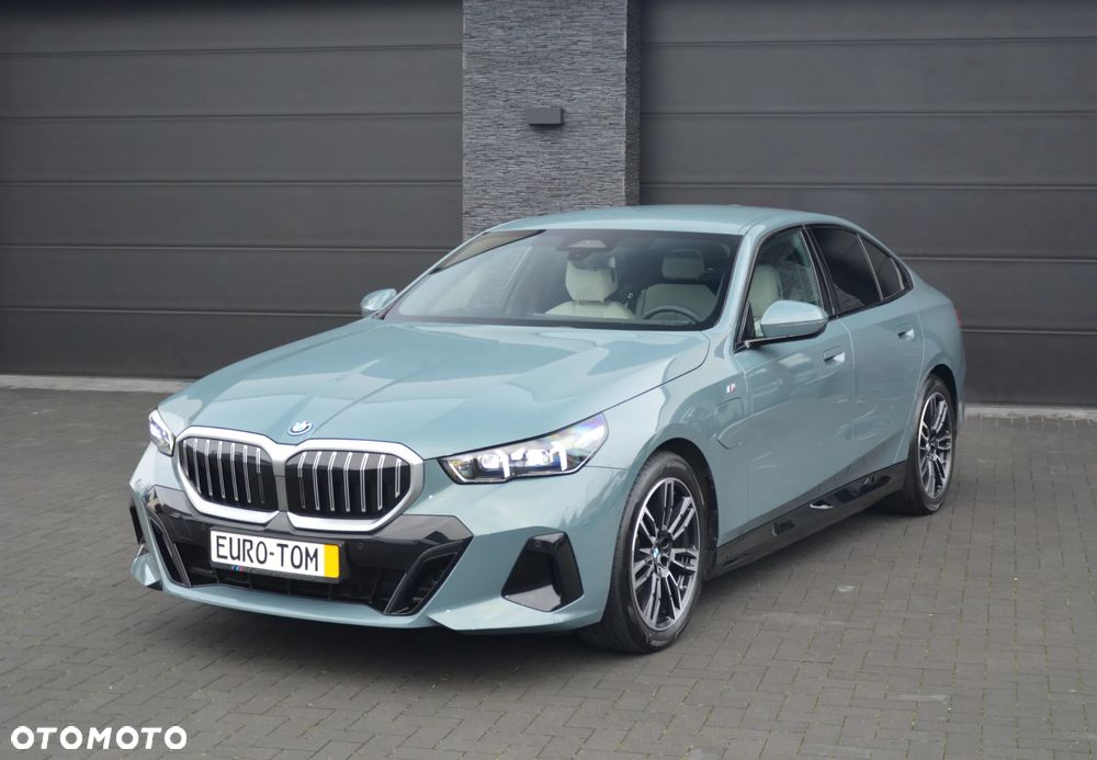 BMW Seria 5 530e - 12