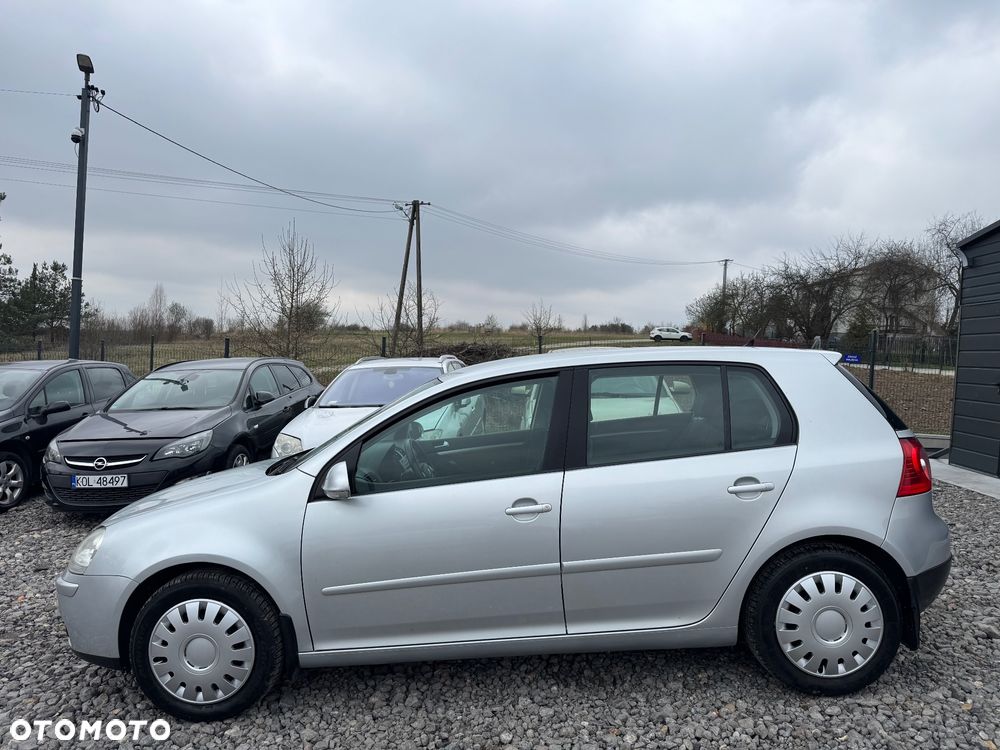 Volkswagen Golf 1.6 FSI Comfortline - 3