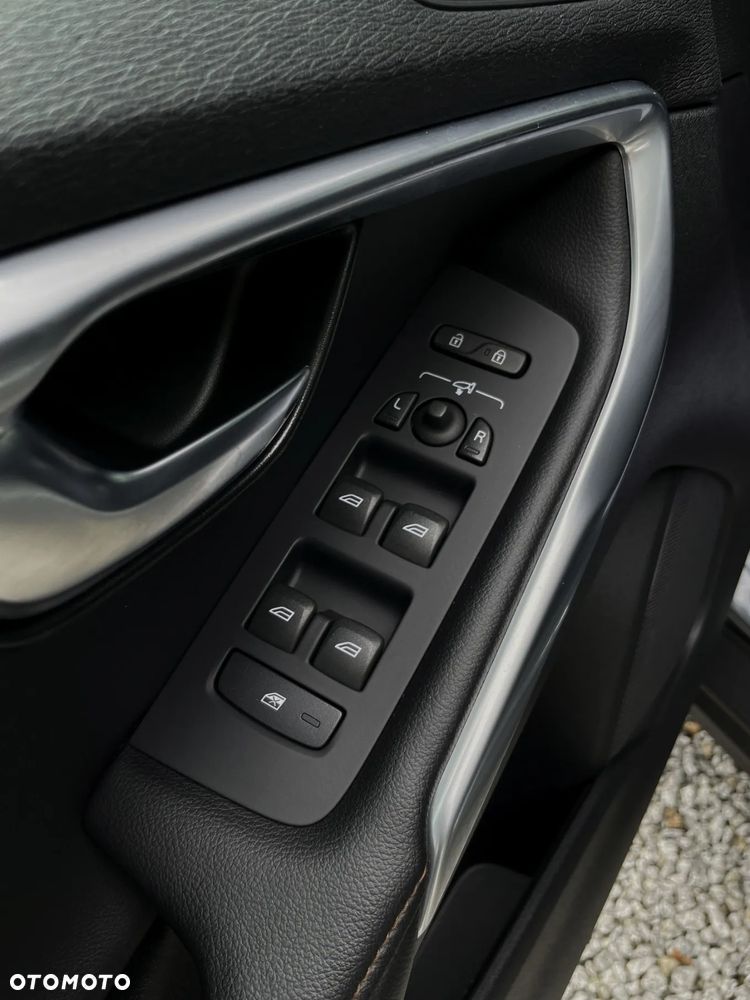Volvo V40 Cross Country D3 Momentum - 31