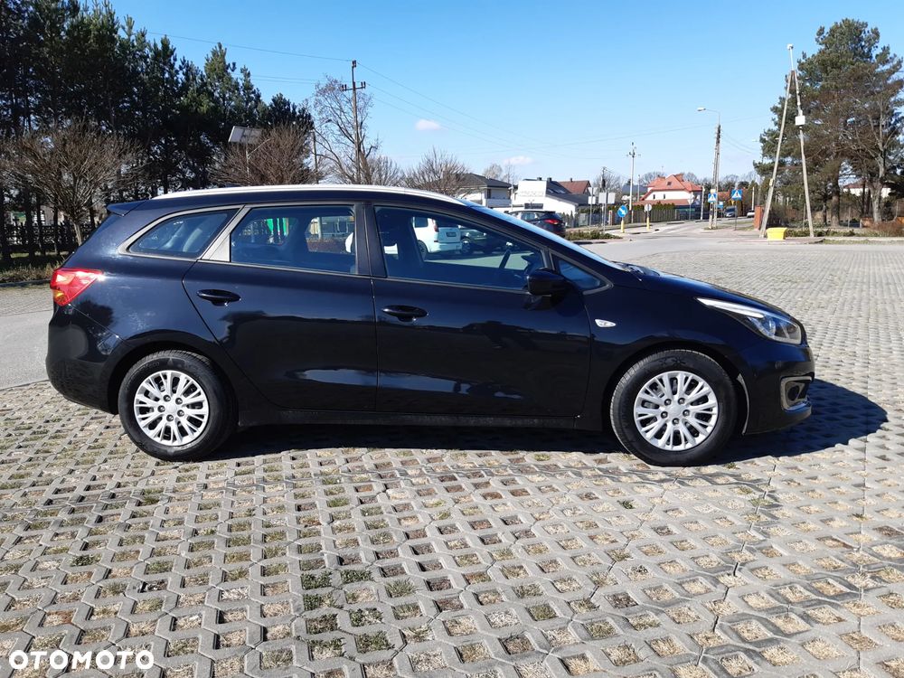 Kia Ceed - 16