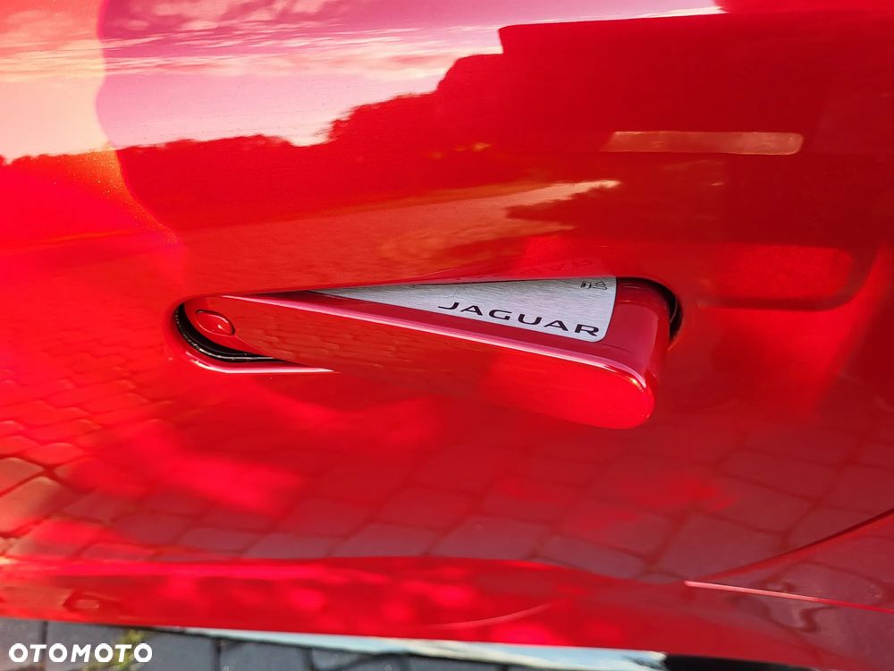 Jaguar F-Type P575 AWD R - 15