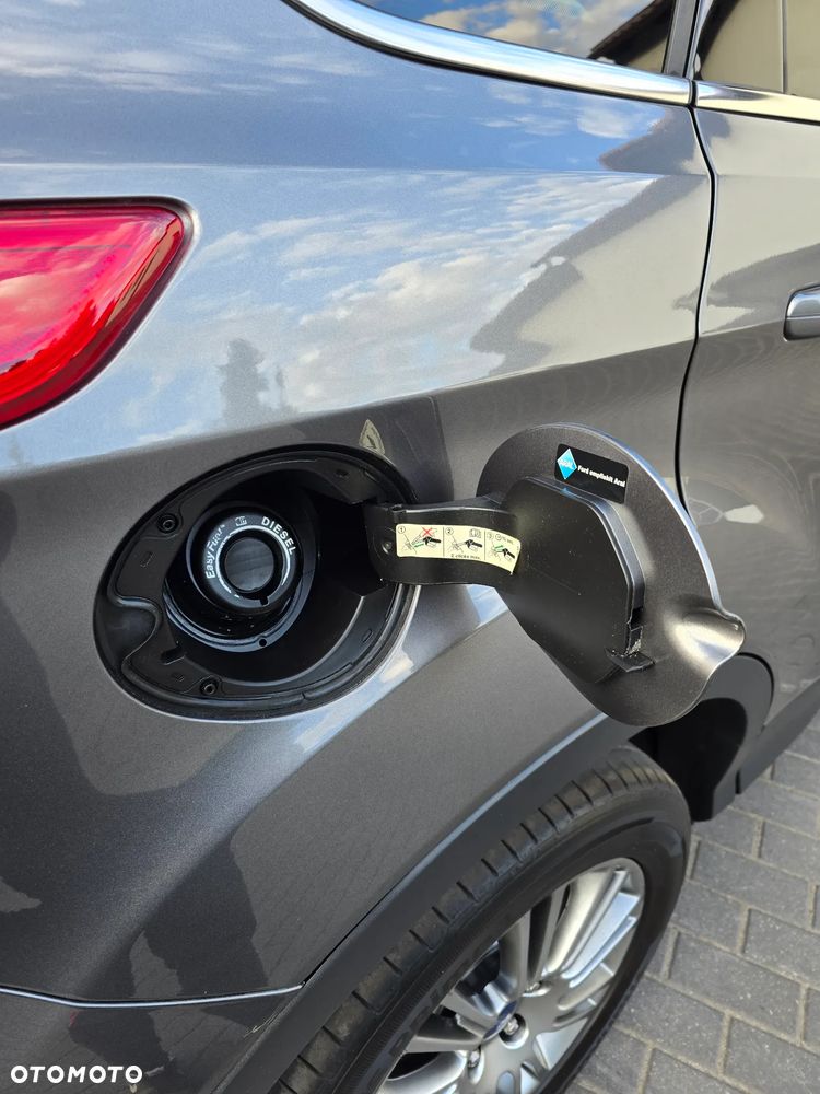 Ford Kuga 2.0 TDCi 2x4 Titanium - 15