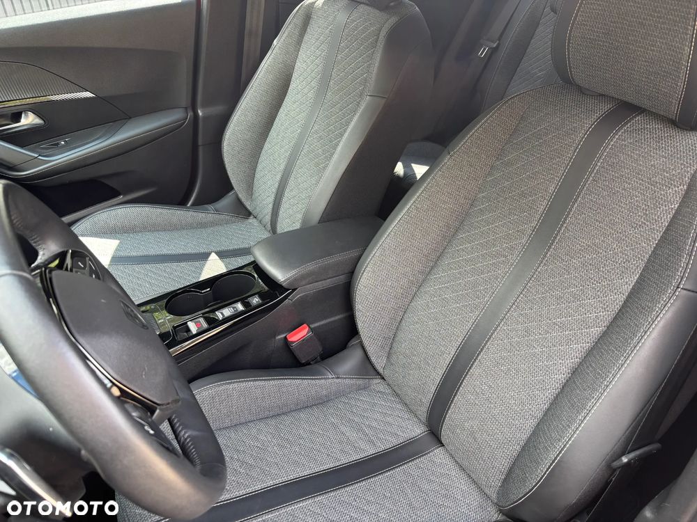 Peugeot 2008 PureTech 130 Allure S&S EAT8 - 6