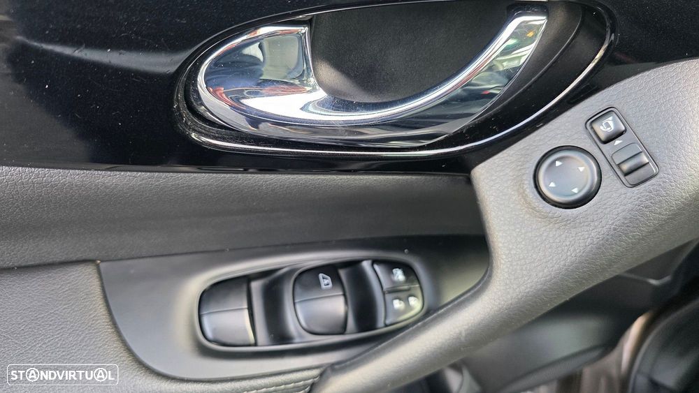 Nissan Qashqai 1.5 dCi N-Connecta 18 - 13