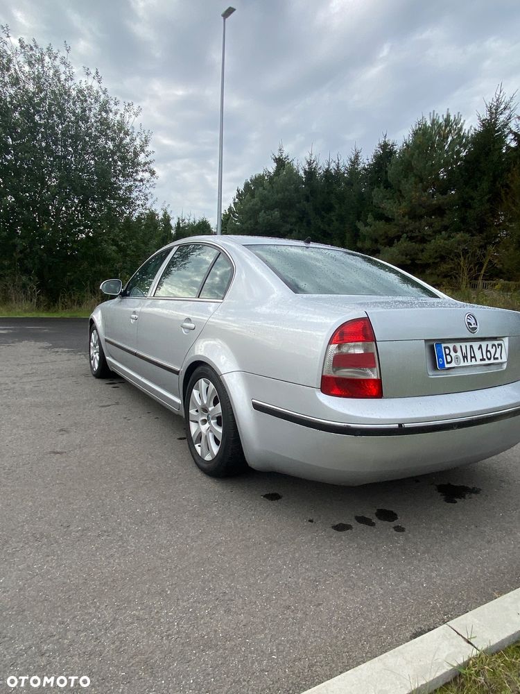 Skoda Superb 1.8 Turbo Comfort - 5