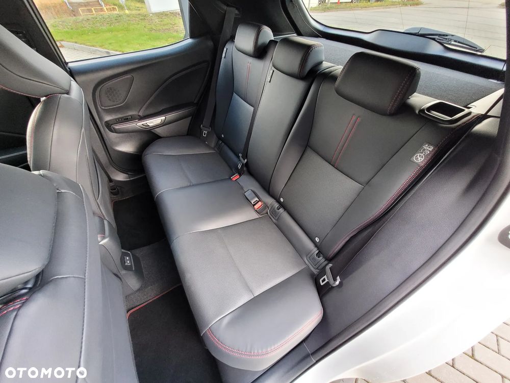 Lexus LBX 1.5 Hybrid Emotion - 12