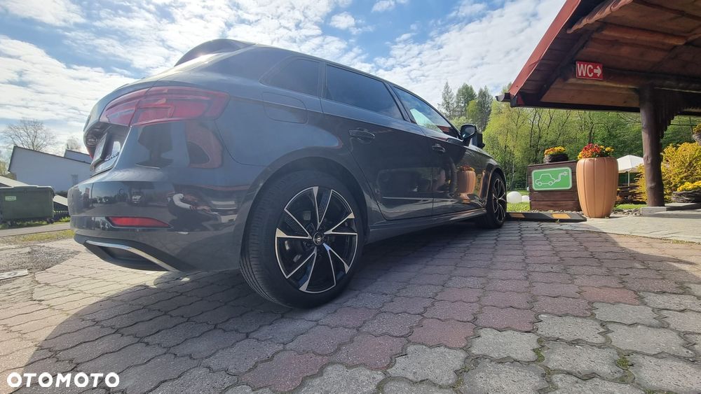 Audi A3 Sportback - 1