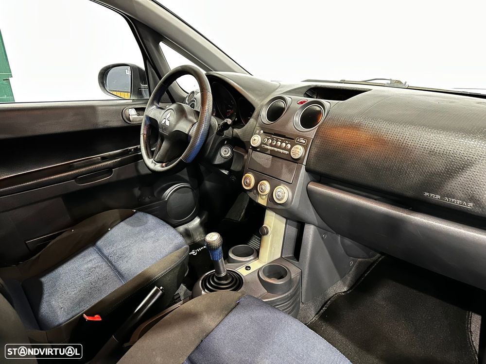 Mitsubishi Colt 1.3 Inform - 17