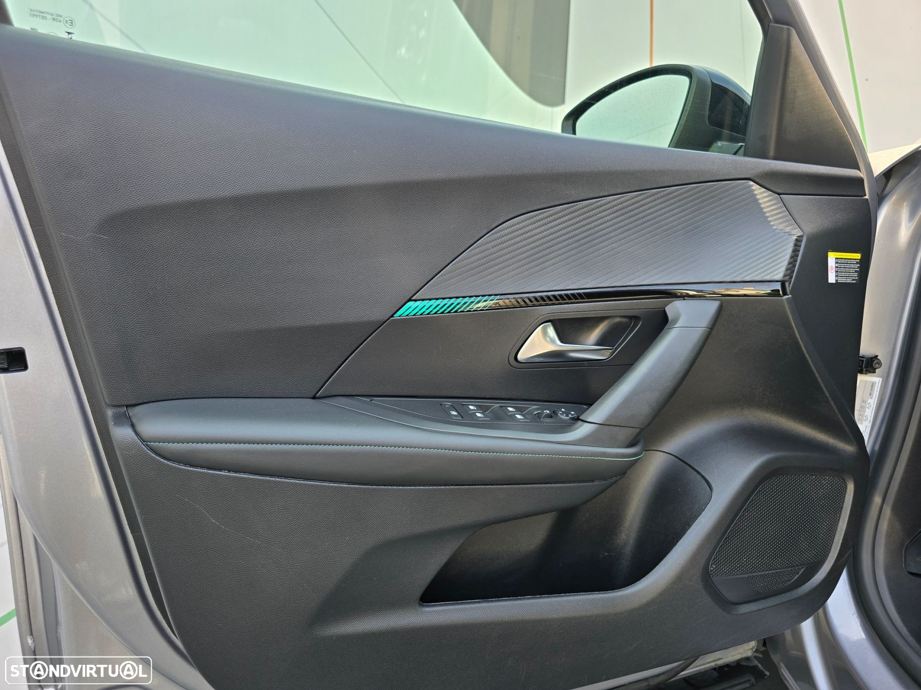 Peugeot 2008 1.2 PureTech Allure Pack EAT8 - 12