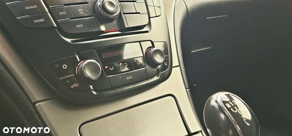 Opel Insignia - 25