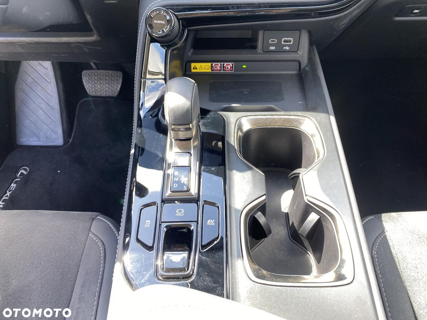 Lexus NX - 21
