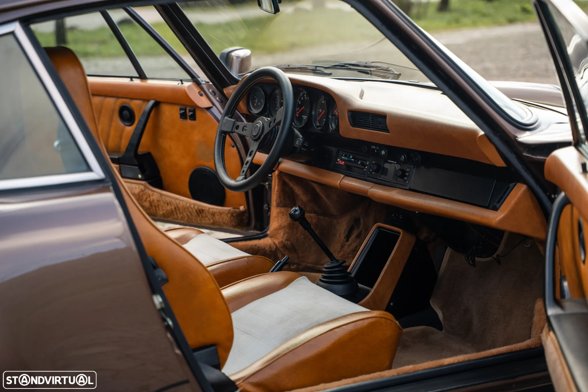 Porsche 911 Série G - 12