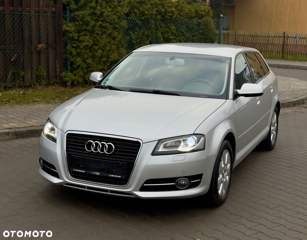 Audi A3 Sportback 1.6 TDI DPF Ambiente - 1
