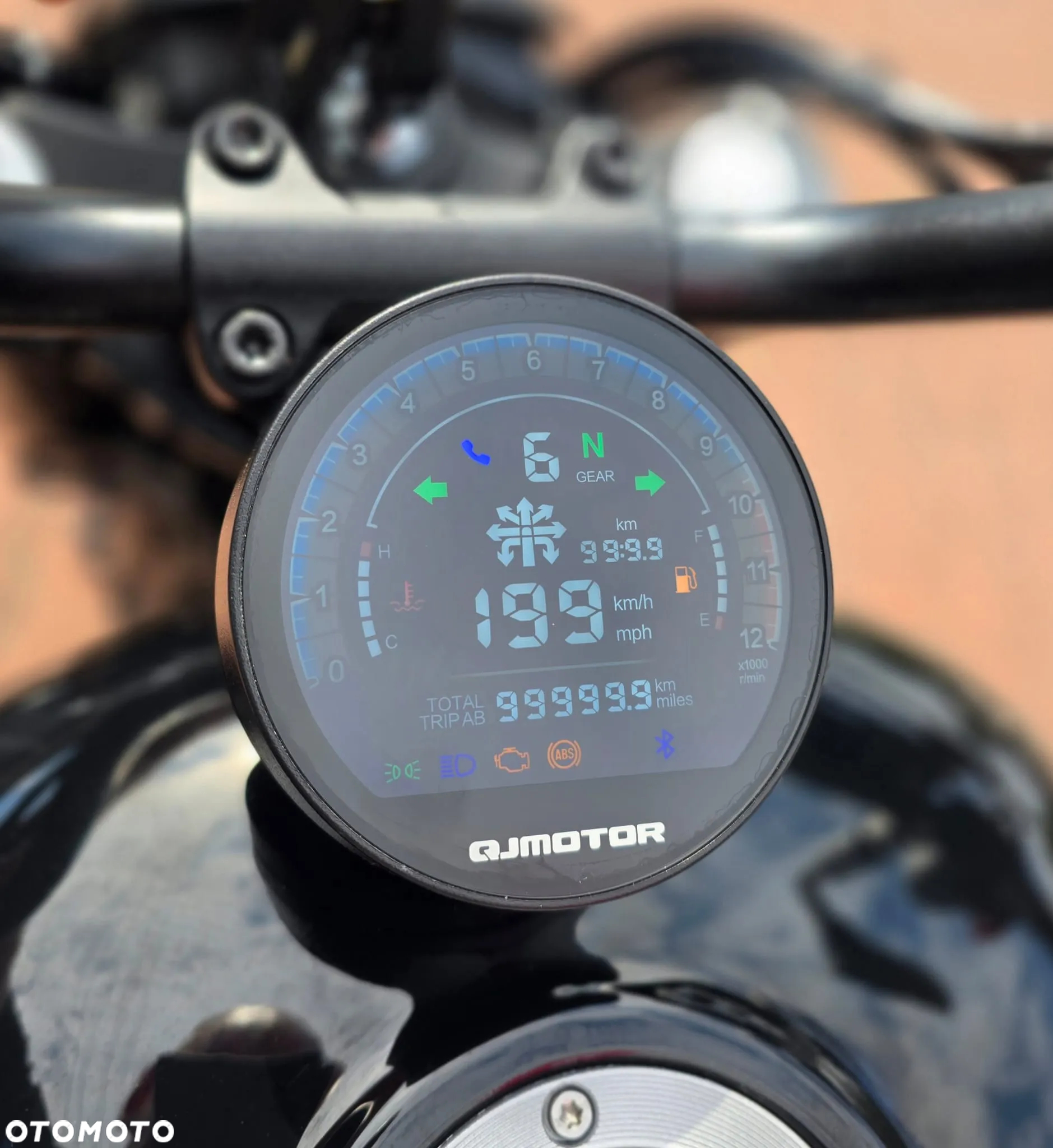 QJMOTOR SRV 125V - 8