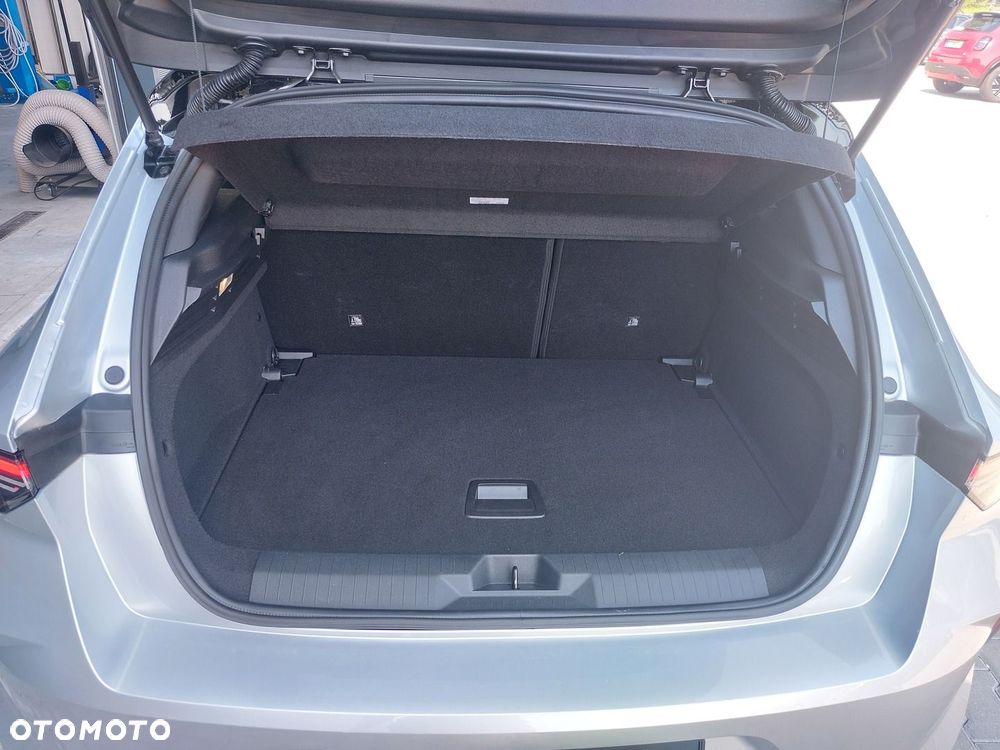 Opel Astra 1.2 T GS S&S - 9