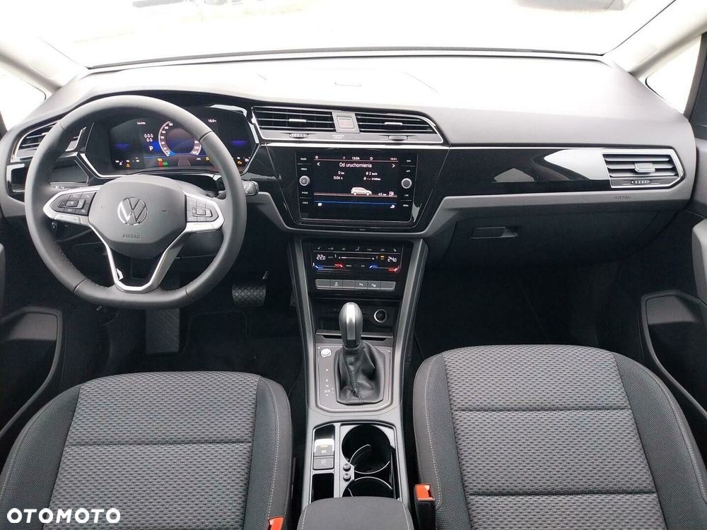 Volkswagen Touran - 16