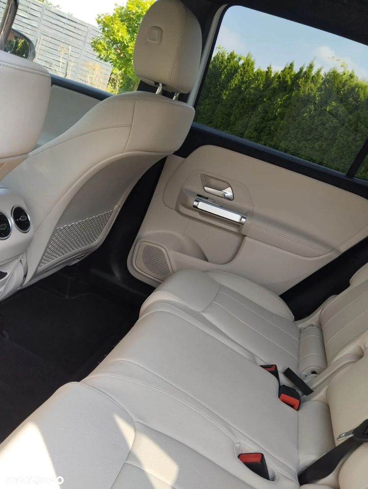 Mercedes-Benz GLB 250 4-Matic 8G-DCT - 10