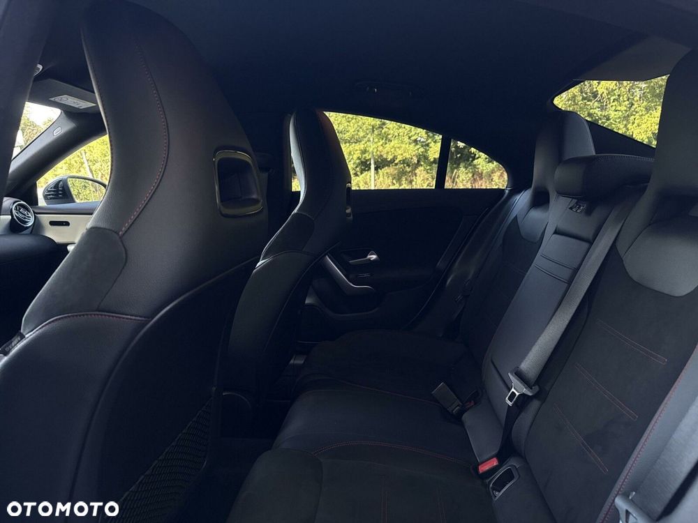 Mercedes-Benz CLA 200 AMG Line 7G-DCT - 19