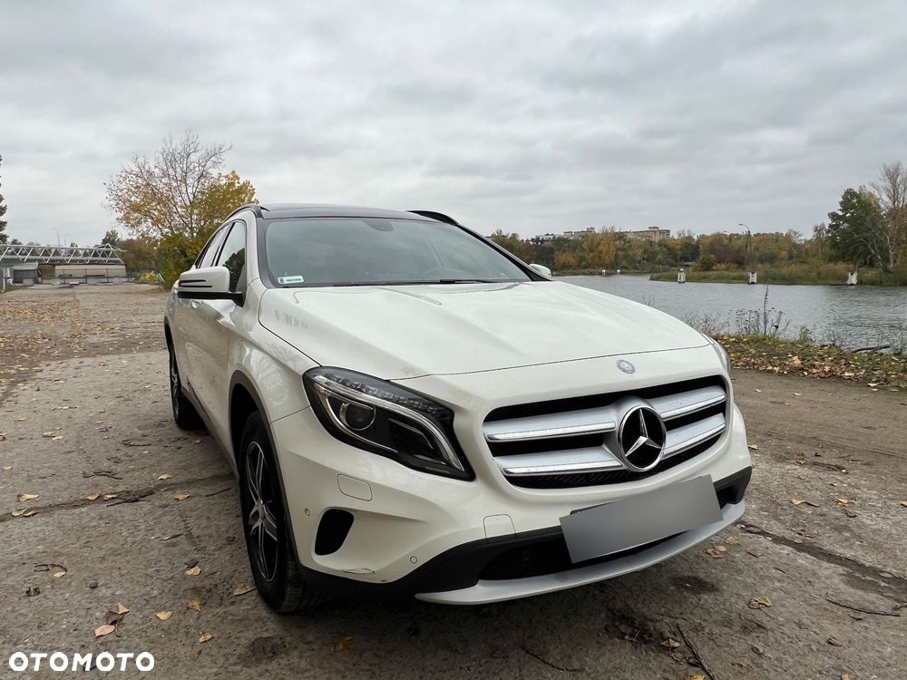 Mercedes-Benz GLA - 16