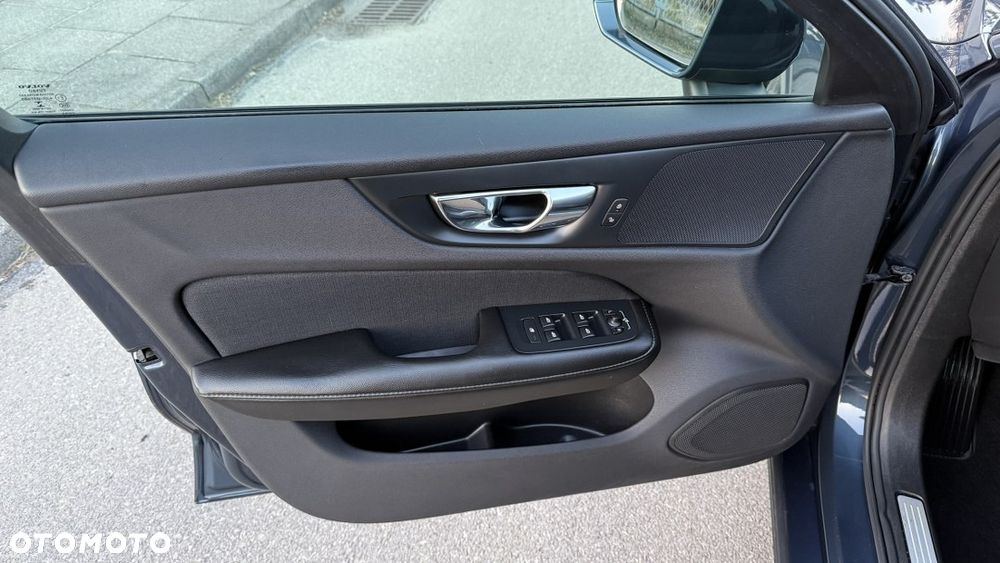 Volvo V60 D3 Momentum - 20