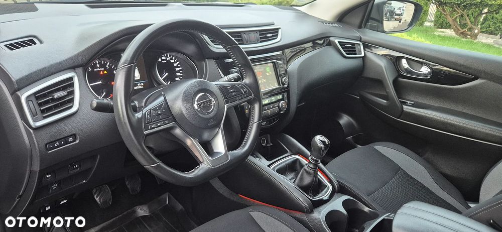 Nissan Qashqai 1.3 DIG-T N-WAY - 19