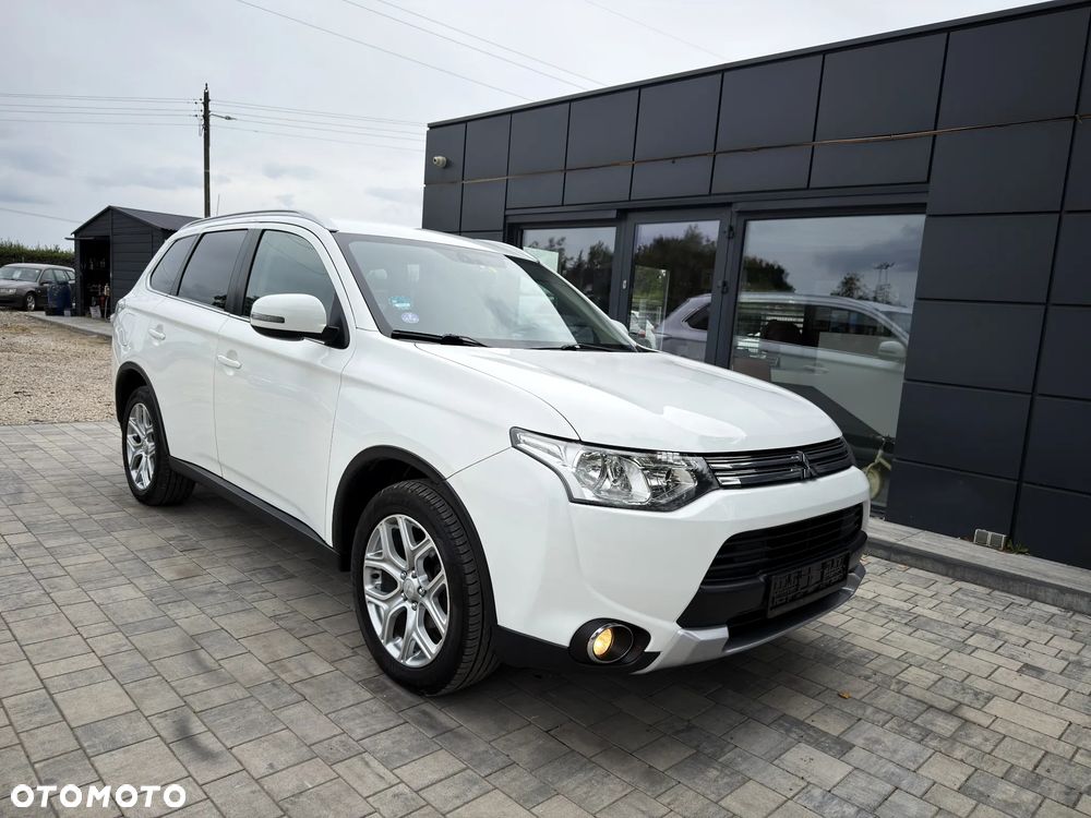 Mitsubishi Outlander Instyle NAVI + - 16