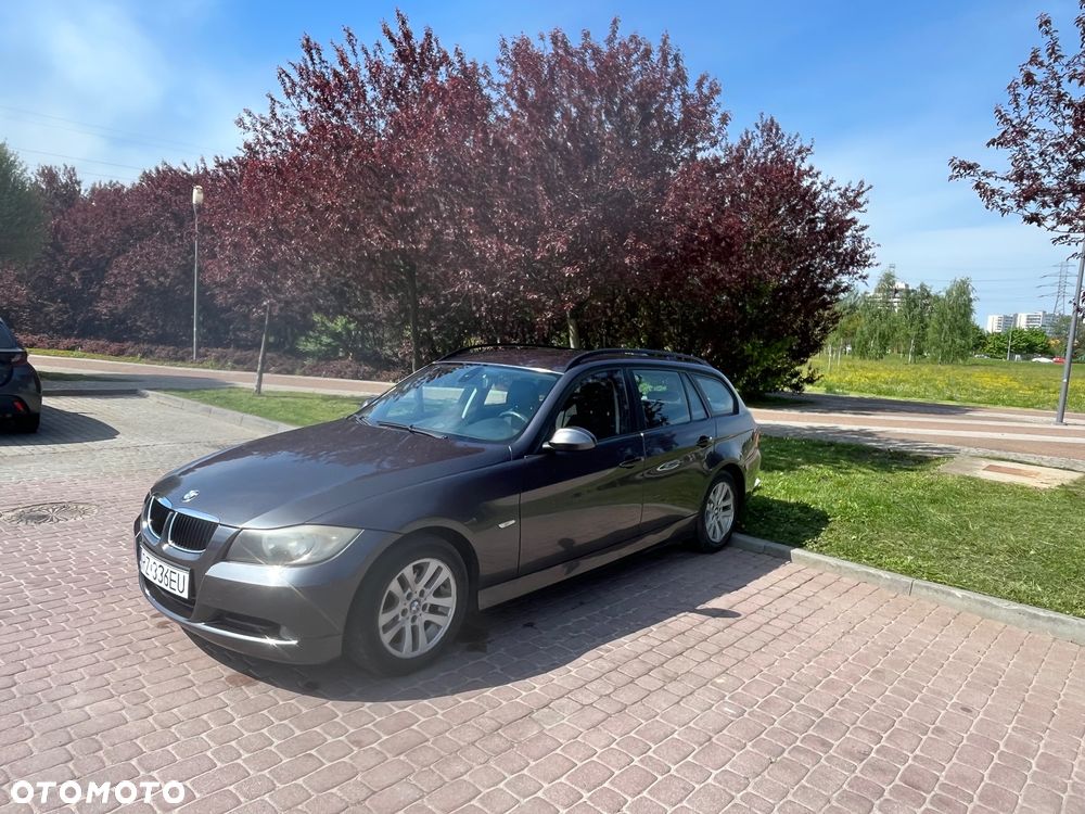 BMW Seria 3 318d - 3