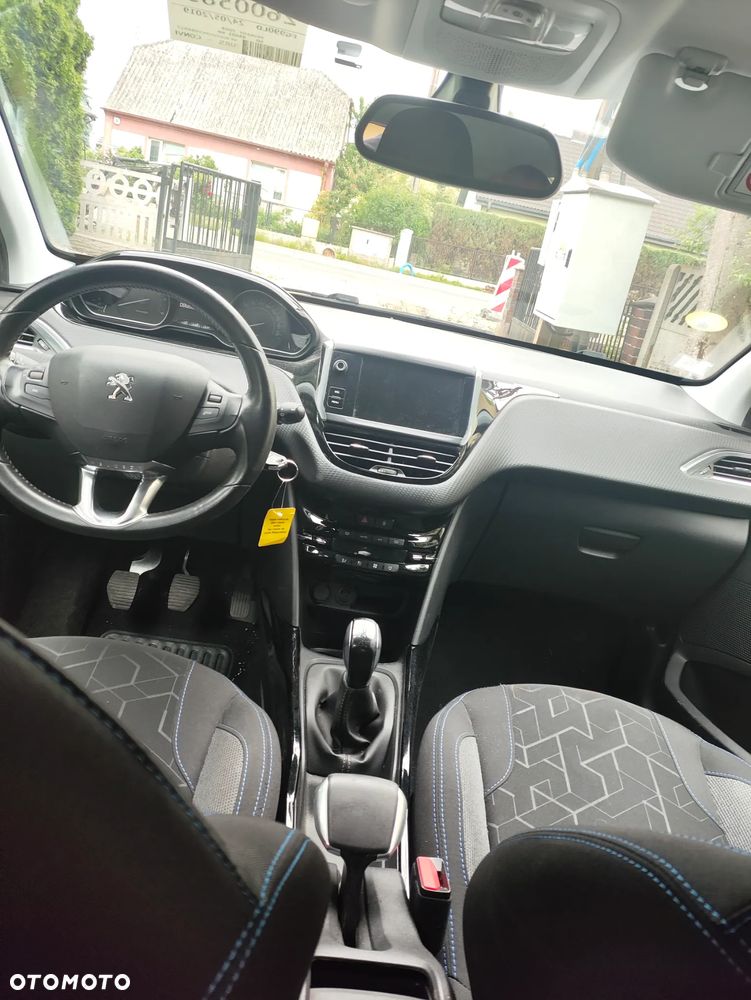 Peugeot 2008 BlueHDi 100 STOP & START Signature - 2