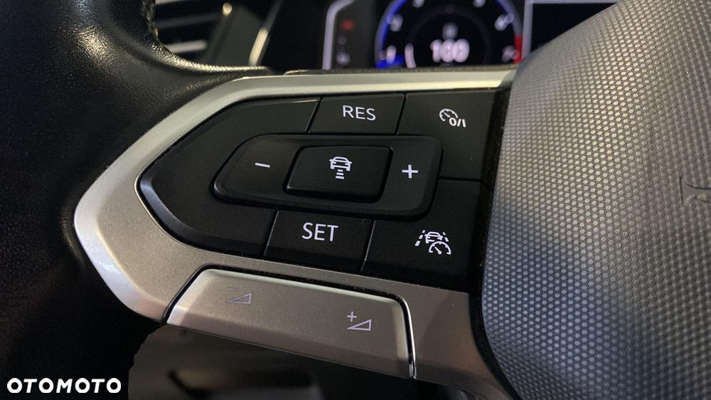 Volkswagen Passat - 22