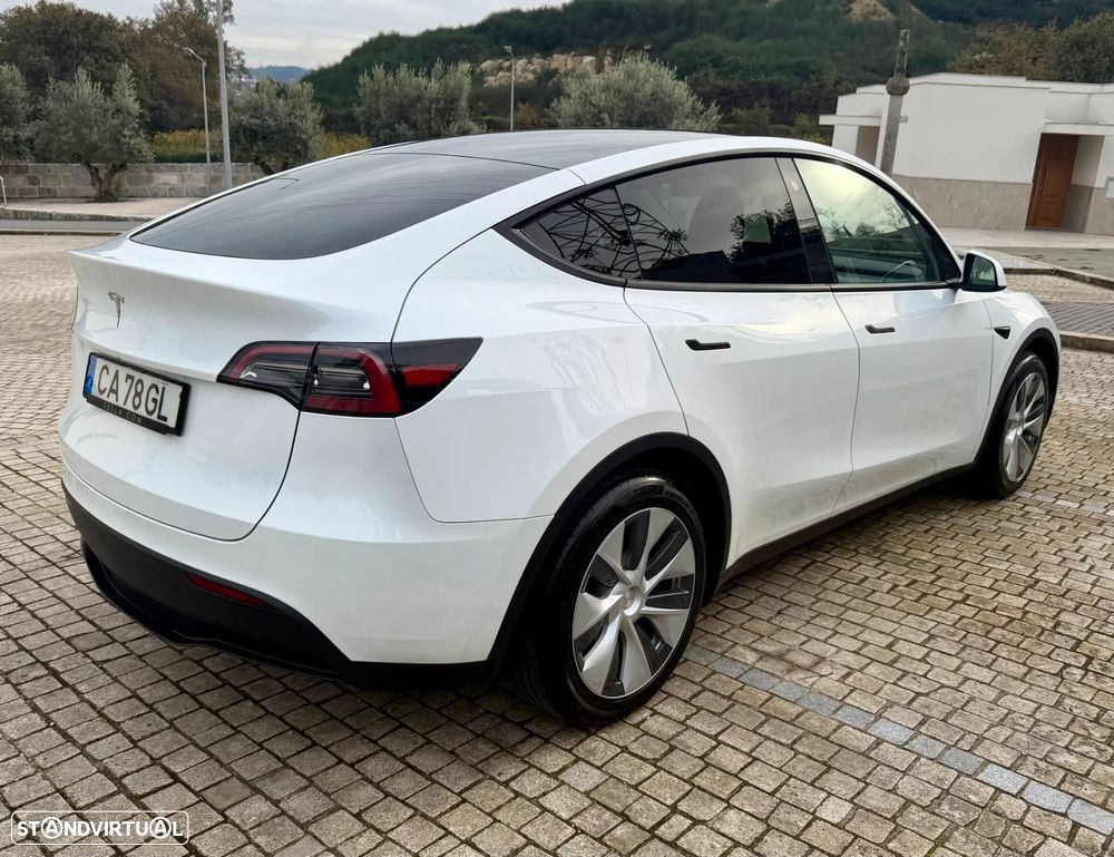 Tesla Model Y RWD - 5