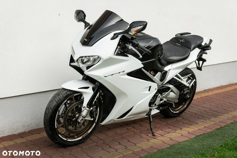 Honda VFR - 6