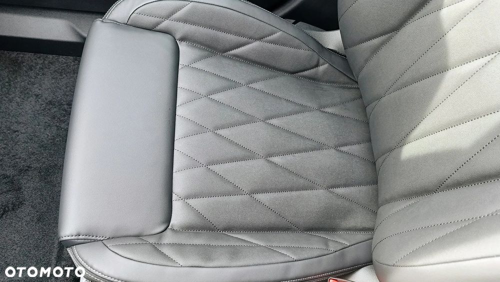 Ford Explorer 77kWh Premium RWD - 19