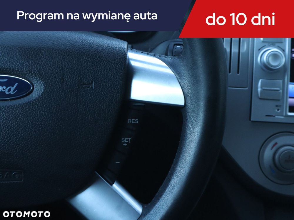 Ford Kuga - 22