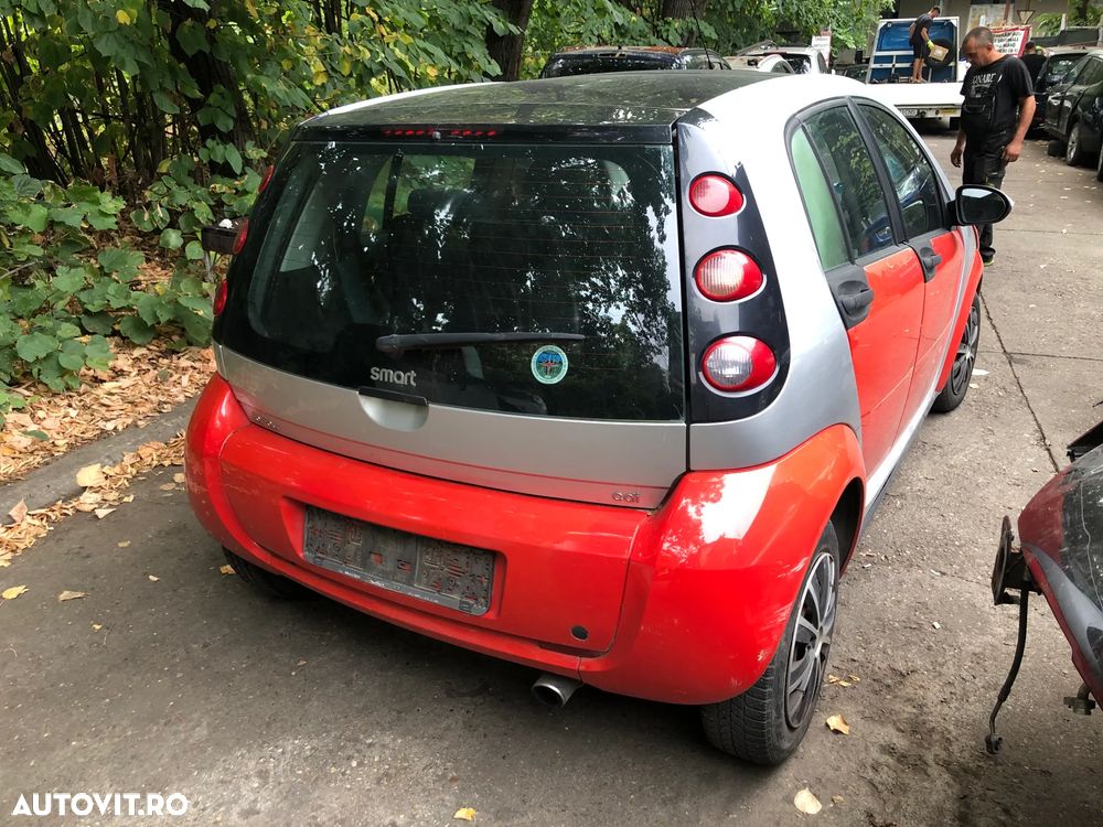 Dezmembrez Smart ForFour rosu 1,5 DCI 2006 - 8